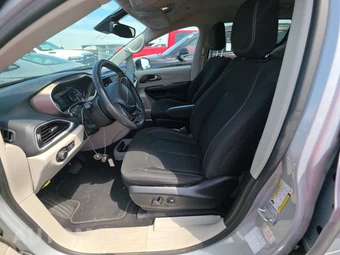 2023 Chrysler Voyager LX 121.6" WB - miniatura 7