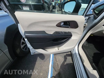 2023 Chrysler Voyager LX 121.6" WB - miniatura 9