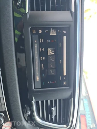 2023 Chrysler Voyager LX 121.6" WB - miniatura 29