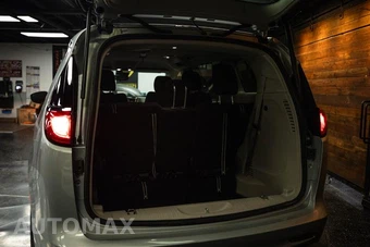 2023 Chrysler Voyager LX 121.6" WB - miniatura 7
