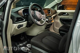 2023 Chrysler Voyager LX 121.6" WB - miniatura 8