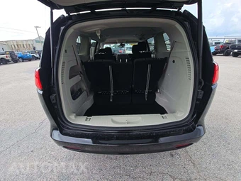 2023 Chrysler Voyager LX 121.6" WB – miniatura 12