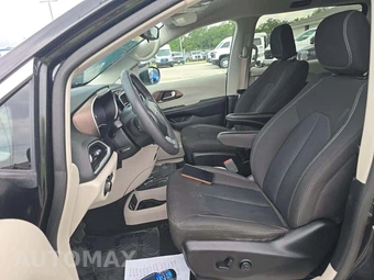 2023 Chrysler Voyager LX 121.6" WB – miniatura 3
