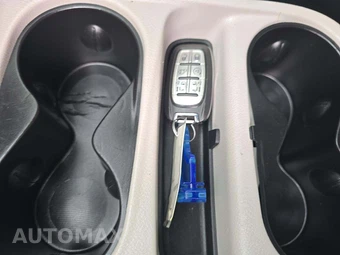 2023 Chrysler Voyager LX 121.6" WB – miniatura 5