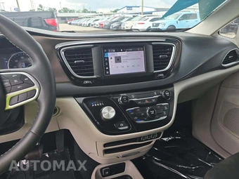 2023 Chrysler Voyager LX 121.6" WB – miniatura 7