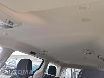 2023 Chrysler Voyager LX 121.6" WB – miniatura 8