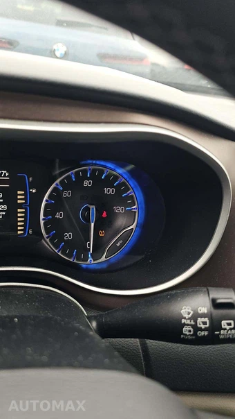 2023 Chrysler Voyager LX 121.6" WB - miniatura 36