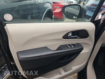 2023 Chrysler Voyager LX 121.6" WB - miniatura 9
