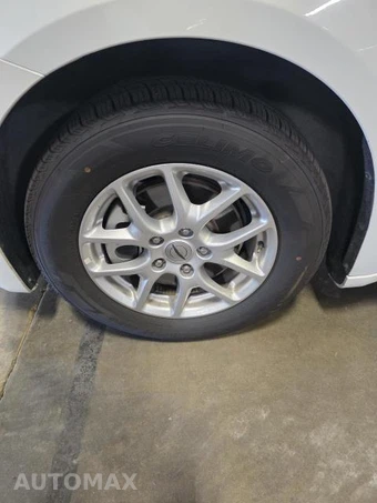 2023 Chrysler Voyager LX 121.6" WB - miniatura 12