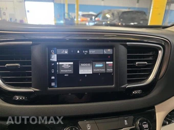 2023 Chrysler Voyager LX 121.6" WB - miniatura 4