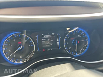 2023 Chrysler Voyager LX 121.6" WB - miniatura 12