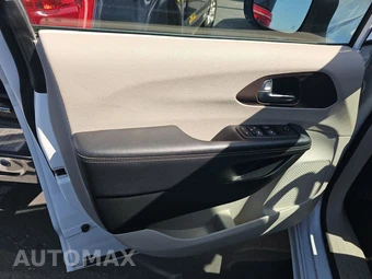 2023 Chrysler Voyager LX 121.6" WB - miniatura 9