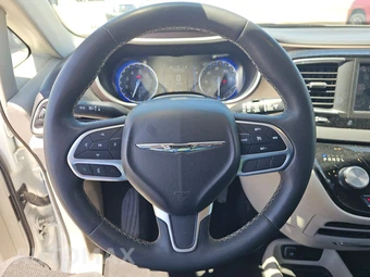 2023 Chrysler Voyager LX 121.6" WB – miniatura 10