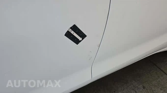 2023 Chrysler Voyager LX 121.6" WB – miniatura 27