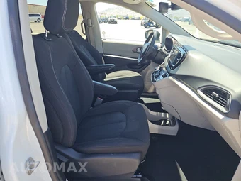 2023 Chrysler Voyager LX 121.6" WB – miniatura 8