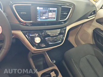2023 Chrysler Voyager LX 121.6" WB – miniatura 11