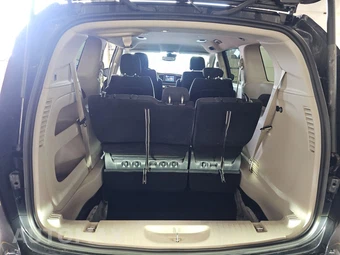 2023 Chrysler Voyager LX 121.6" WB – miniatura 17