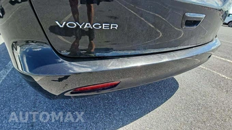 2023 Chrysler Voyager LX 121.6" WB – miniatura 26