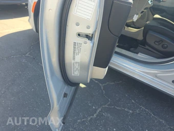 2023 Chrysler Voyager LX 121.6" WB – miniatura 15