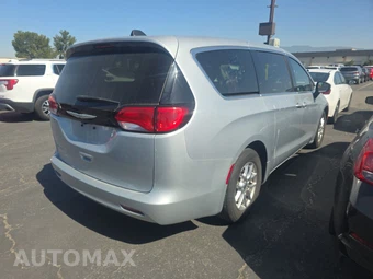 2023 Chrysler Voyager LX 121.6" WB – miniatura 4