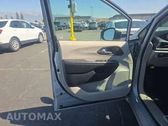 2023 Chrysler Voyager LX 121.6" WB – miniatura 9