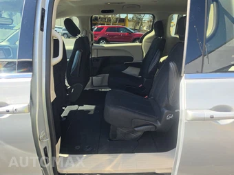 2023 Chrysler Voyager LX 121.6" WB – miniatura 13