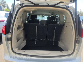 2023 Chrysler Voyager LX 121.6" WB – miniatura 17