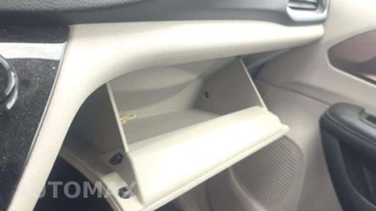 2023 Chrysler Voyager LX 121.6" WB – miniatura 25