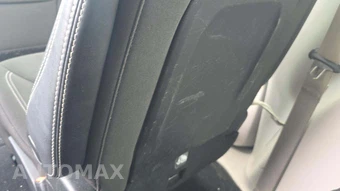 2023 Chrysler Voyager LX 121.6" WB – miniatura 32