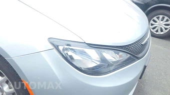 2023 Chrysler Voyager LX 121.6" WB – miniatura 37