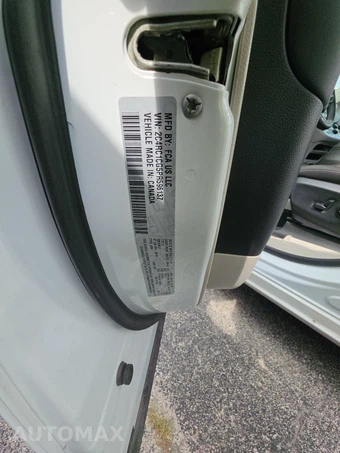 2023 Chrysler Voyager LX 121.6" WB - miniatura 15