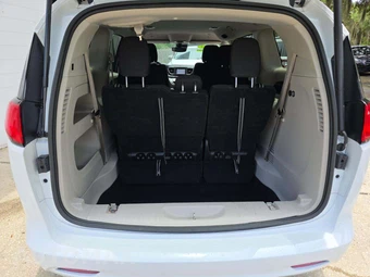 2023 Chrysler Voyager LX 121.6" WB - miniatura 15