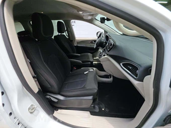 2023 Chrysler Voyager LX 121.6" WB - miniatura 19