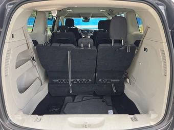 2023 Chrysler Voyager LX 121.6" WB – miniatura 17