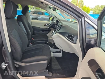 2023 Chrysler Voyager LX 121.6" WB – miniatura 8