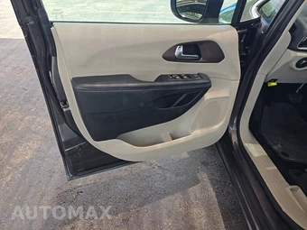 2023 Chrysler Voyager LX 121.6" WB – miniatura 9