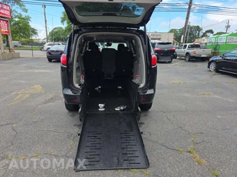2023 Chrysler Voyager LX 121.6" WB