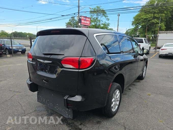 2023 Chrysler Voyager LX 121.6" WB - miniatura 3