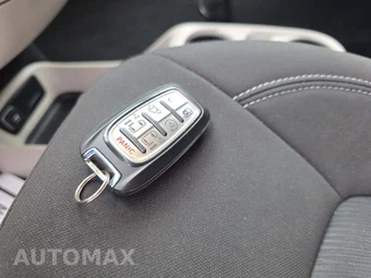 2023 Chrysler Voyager LX 121.6" WB - miniatura 8