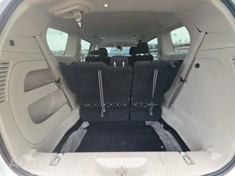 2023 Chrysler Voyager LX 121.6" WB – miniatura 17