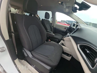 2023 Chrysler Voyager LX 121.6" WB – miniatura 8