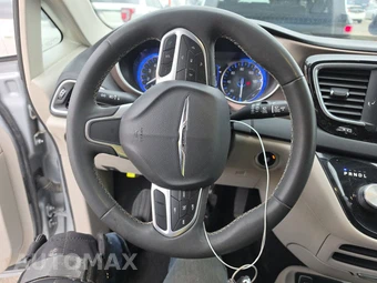 2023 Chrysler Voyager LX 121.6" WB – miniatura 10