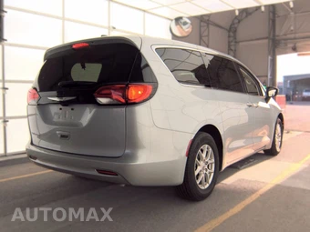 2023 Chrysler Voyager LX 121.6" WB – miniatura 4