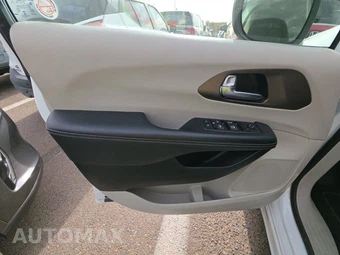 2023 Chrysler Voyager LX 121.6" WB - miniatura 9