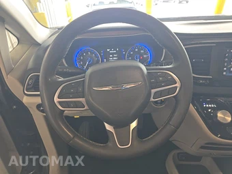 2023 Chrysler Voyager LX 121.6" WB – miniatura 10