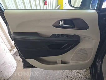 2023 Chrysler Voyager LX 121.6" WB – miniatura 9