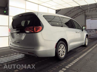 2023 Chrysler Voyager LX 121.6" WB – miniatura 4