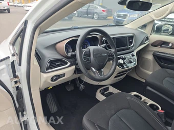 2023 Chrysler Voyager LX 121.6" WB – miniatura 11