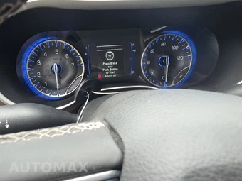2023 Chrysler Voyager LX 121.6" WB – miniatura 12