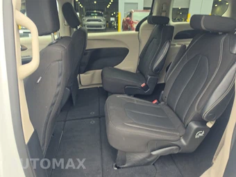 2023 Chrysler Voyager LX 121.6" WB – miniatura 13